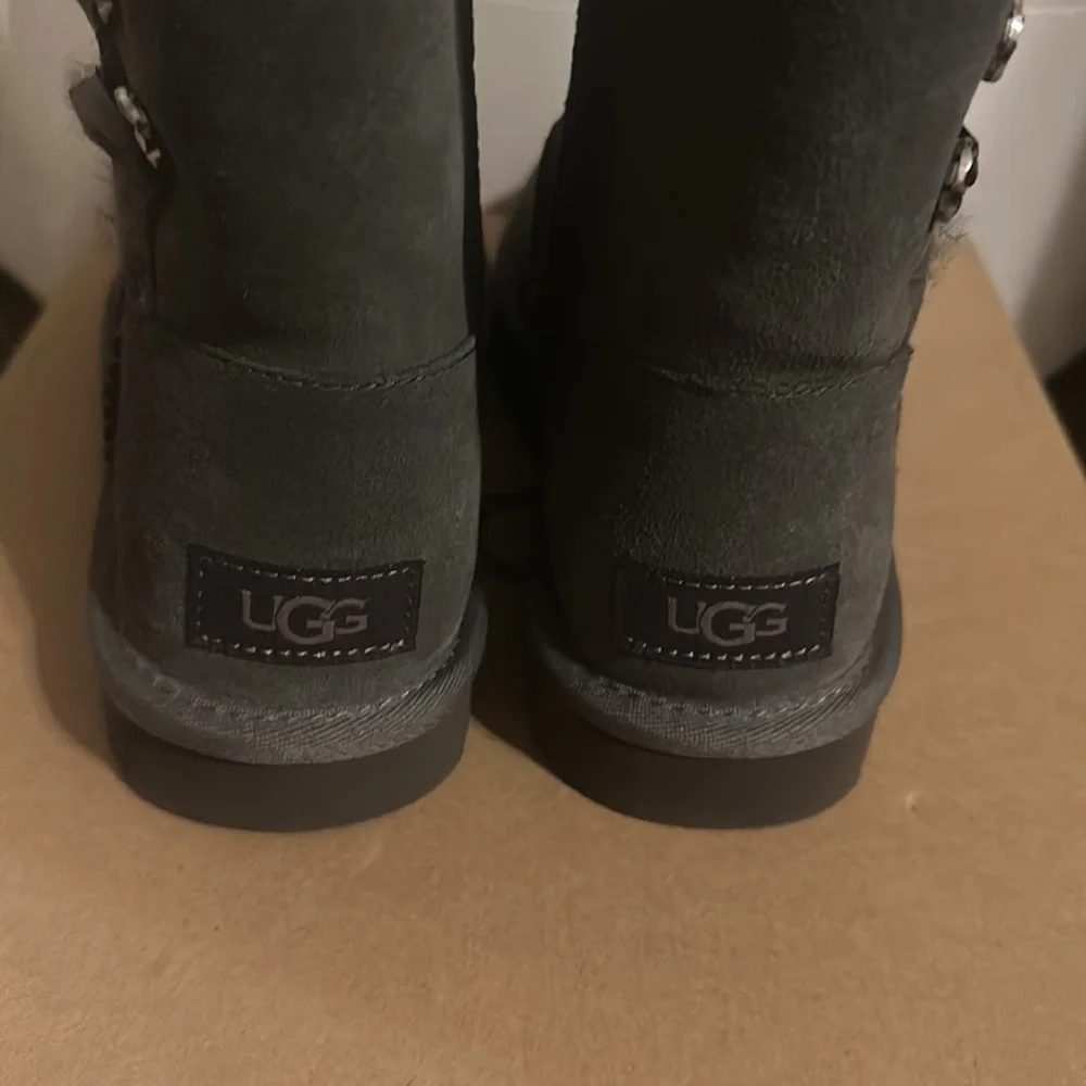 UGG Charcoal Constantine Ribbon-Accent Boot: GRAY: NIB: SZ 5